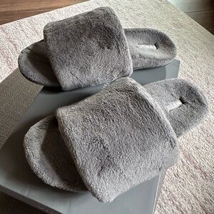 Vionic dream slipper, new in box! Size 7.5